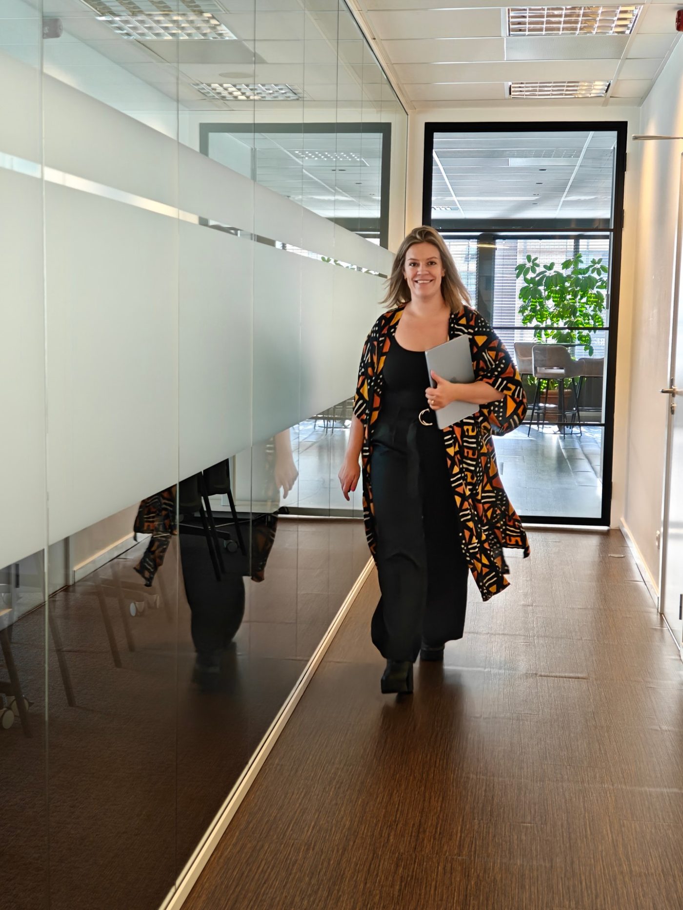 Anouck Saman op kantoor