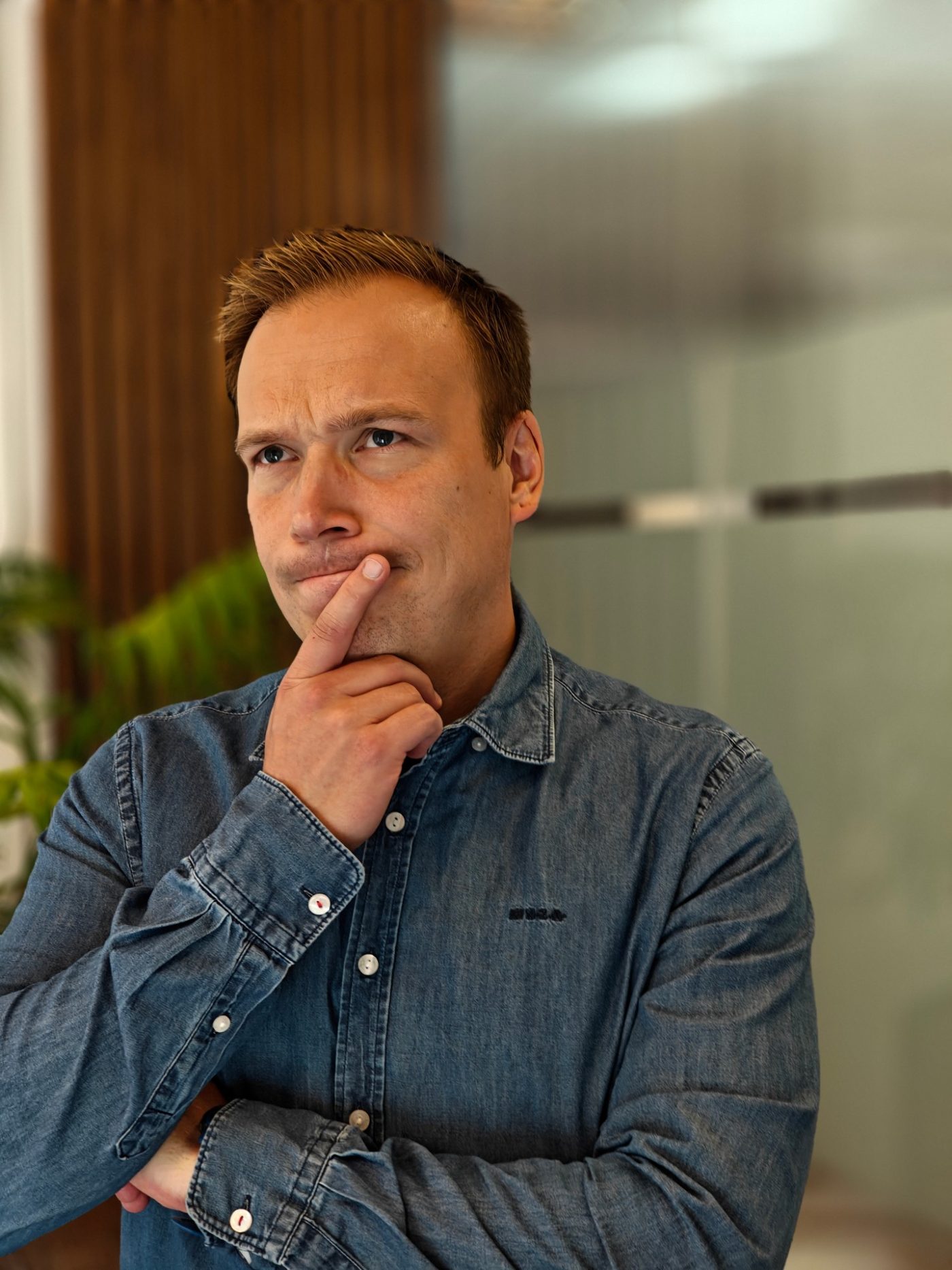 Cristijn Cambré, in gedachten verzonken